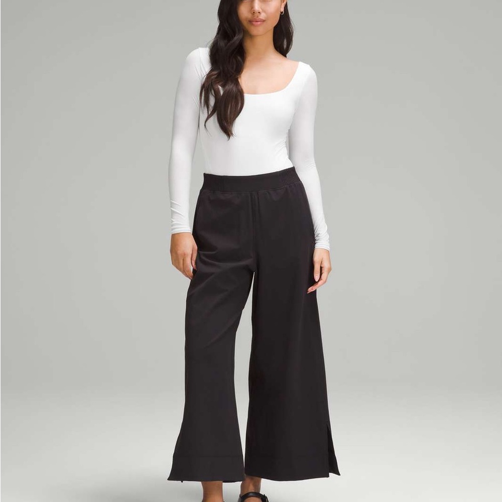 Lululemon Wundermost Ultra-Soft Nulu Square-Neck Long-Sleeve Bodysuit
White